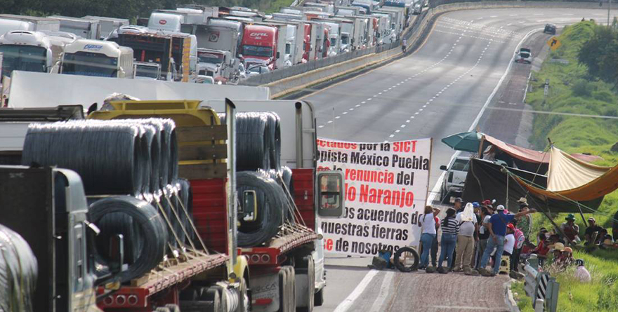 LEVANTAN BLOQUEO EN LA MÉXICO-PUEBLA TRAS CUATRO DÍAS