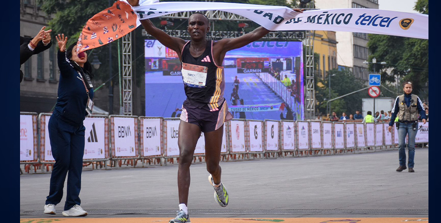 GANA KENIANO EDWIN KIPTOO MARATÓN DE CDMX