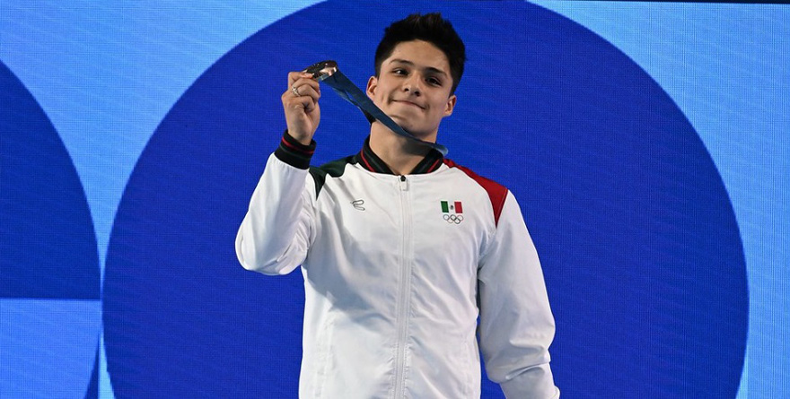 OSMAR OLVERA GANA EL BRONCE OLIMPICO