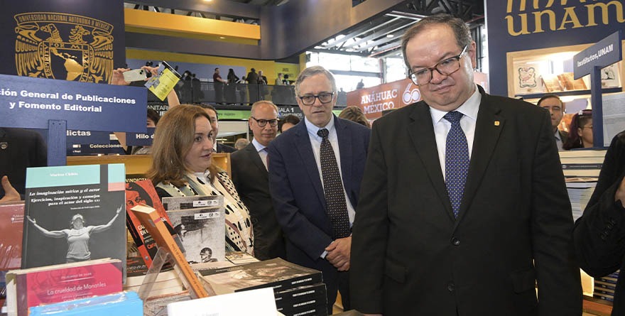 INAUGURA EL RECTOR LOMELÍ LA FERIA INTERNACIONAL DEL LIBRO UNIVERSITARIO