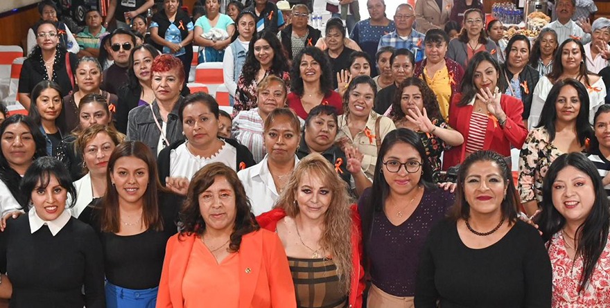 LLAMA ROSARIO ELIZALDE A FORMACIÓN DE LIDERAZGOS POLÍTICOS FEMENINOS