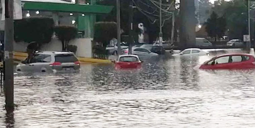 SE INUNDAN PERIFÉRICO Y LOMAS DE CHAPULTEPEC