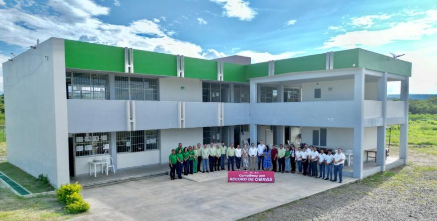 INAUGURA CUITLÁHUAC GARCÍA CONALEP