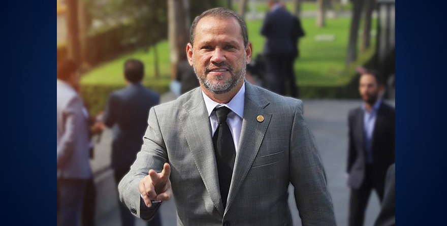 ACUMULA SENADOR DE MC ACUSACIONES DE CORRUPCIÓN