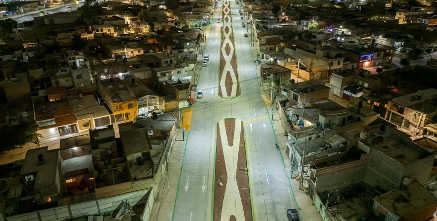 FAMILIAS DE LA ZONA CENTRO DE SLP RECIBEN MÁS APOYO EN INFRAESTRUCTURA