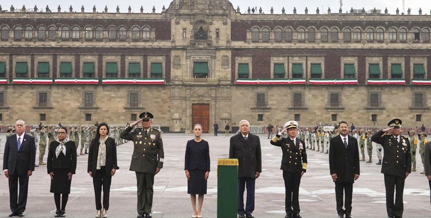 LA BANDERA A MEDIA ASTA POR VÍCTIMAS DE SISMOS