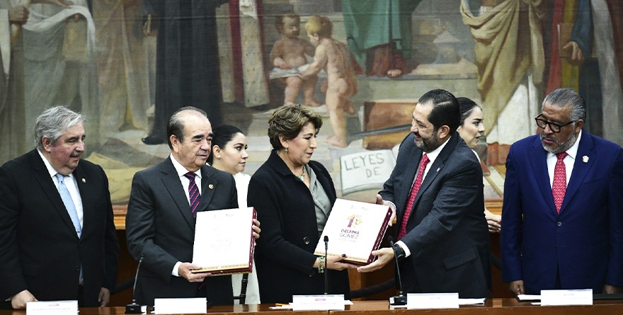 GOBERNADORA DELFINA GÓMEZ ÁLVAREZ ENTREGA SU PRIMER INFORME DE GOBIERNO A LA LEGISLATURA MEXIQUENSE