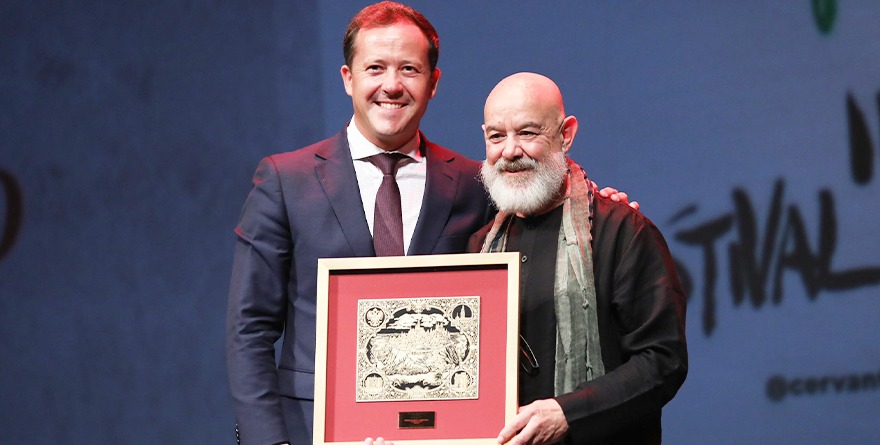 GANA PREMIO EL CERVANTINO EN ESPAÑA