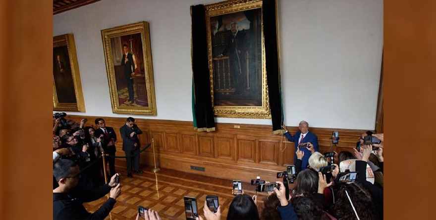 DEVELA AMLO RETRATO DEL ‘PRESIDENTE ACOMPAÑADO’