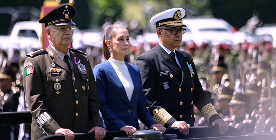 FUERZAS ARMADAS PROMETEN A SUBORDINACIÓN TOTAL AL PODER CIVIL