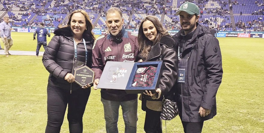 LA SELECCIÓN HOMENAJEÓ A ALBERTO GARCÍA ASPE